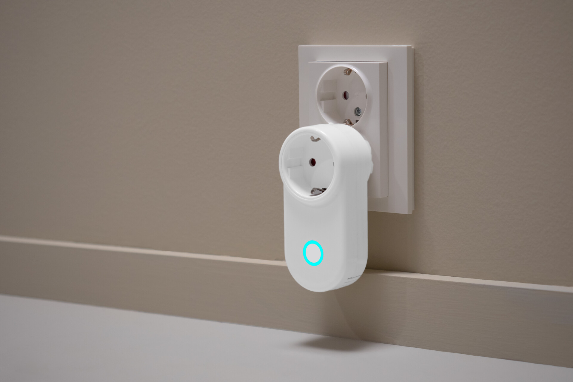 Nye Adax WiFi smartplugg smartbryter for smarte hjem Adax